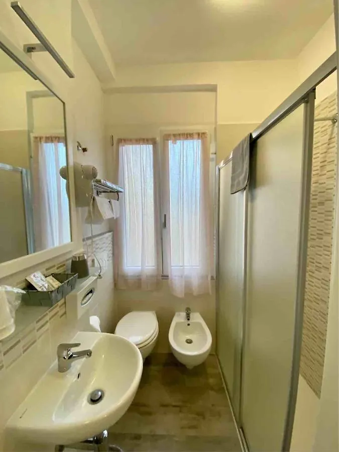 ***  Hotel Monna Lisa Procchio  Italia